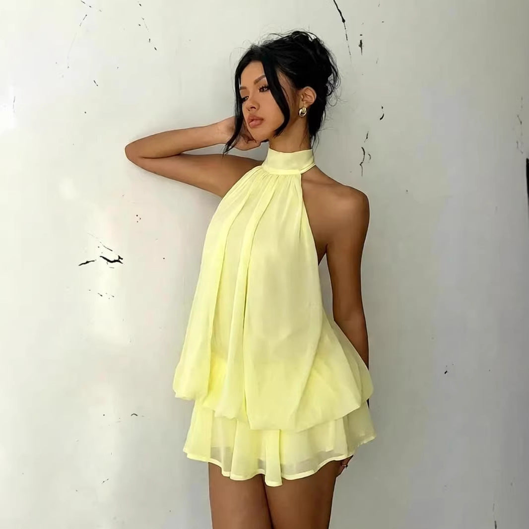 Vestido corto con cuello halter